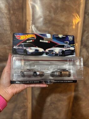 Hot Wheels Premium 2 Pack HCY75 Nissan Skyline GT-R (BNR32) & (BNR34) Nismo